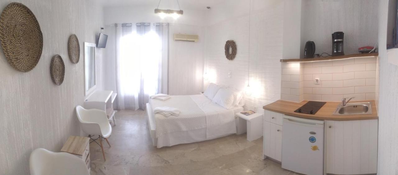 Nora Norita Aparthotel Batsi  Bagian luar foto