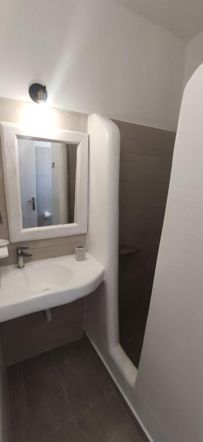 Nora Norita Aparthotel Batsi  Bagian luar foto