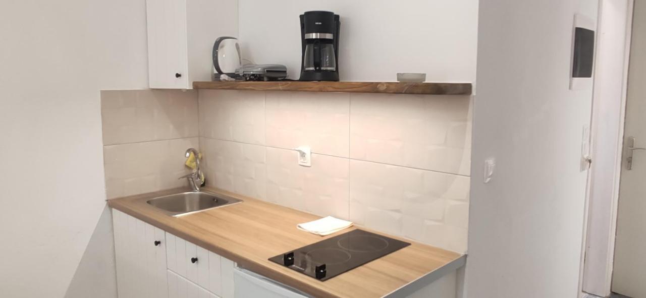 Nora Norita Aparthotel Batsi  Bagian luar foto