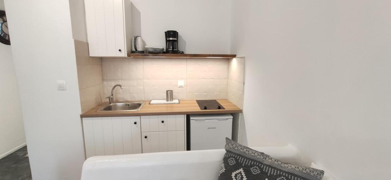 Nora Norita Aparthotel Batsi  Bagian luar foto